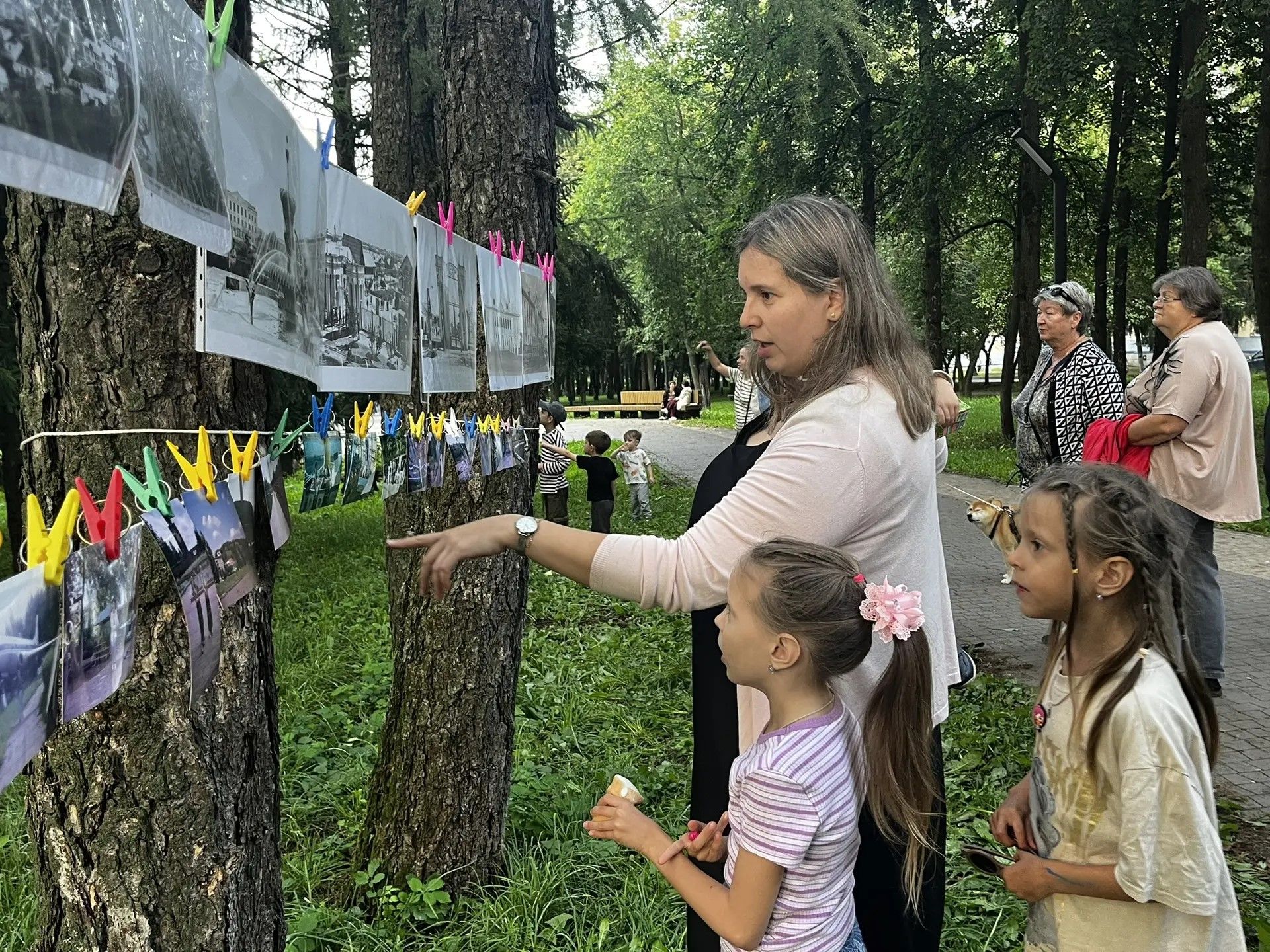 В Лениногорске уникальная ретровыставка редких фотографий города привлекла огромное внимание горожан