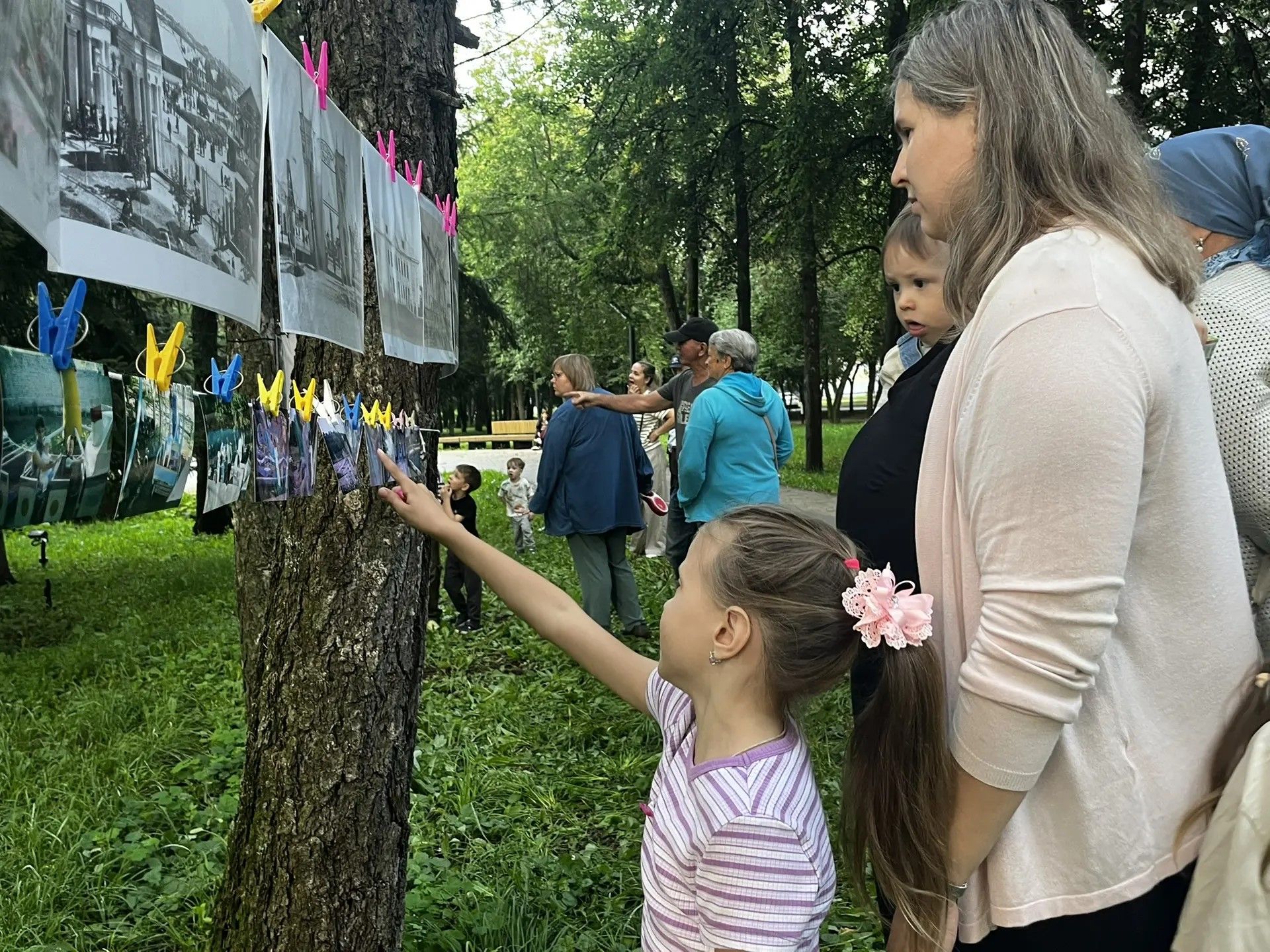 В Лениногорске уникальная ретровыставка редких фотографий города привлекла огромное внимание горожан