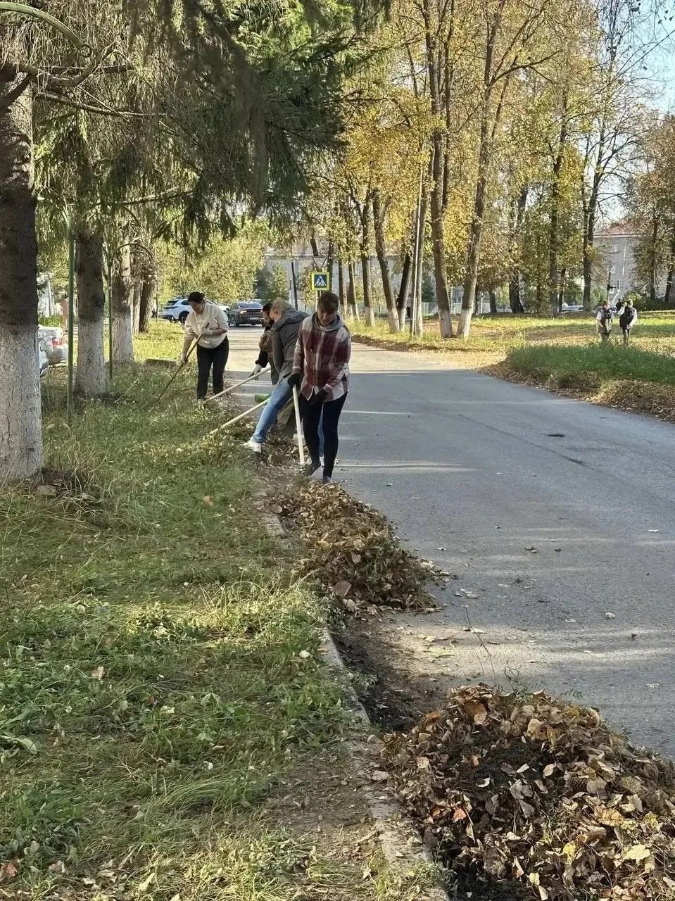 Глава Лениногорского района поблагодарил участников осеннего экологического субботника