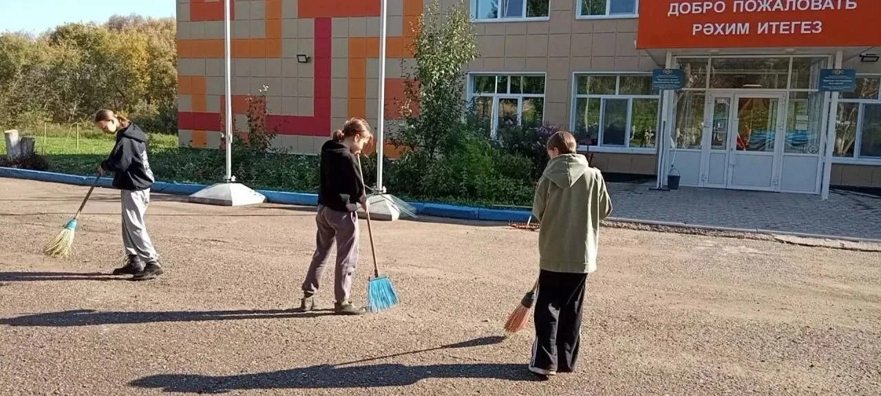Глава Лениногорского района поблагодарил участников осеннего экологического субботника