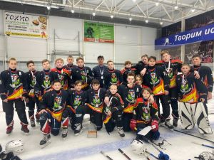 Лениногорская хоккейная команда «Нефтяник-2011» стала серебряным призёром турнира «Хрустальная шайба»
