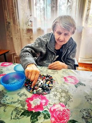 Специалисты СФР рассказали о том, как лениногорцам подтвердить уход за человеком старше 80 лет