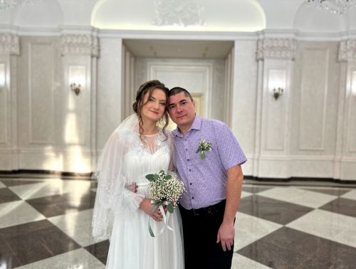 В Лениногорском ЗАГСе с регистрацией брака поздравили  500-ую  пару – Дамира и Марию Нуруллиных