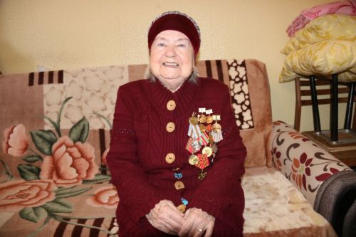 27 января блокадница Ленинграда Радия Гараева приняла в гостях лениногорцев