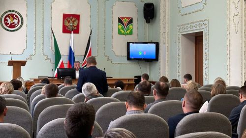 Глава района  провел еженедельное совещание «деловой понедельник»
