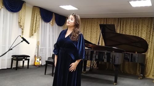 Выпускница Лениногорской музыкальной школы Алина Хуснутдинова стала кандидатом на Шаляпинскую стипендию