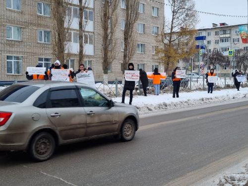 Студенты Лениногорска провели флешмоб по правилам дорожного движения