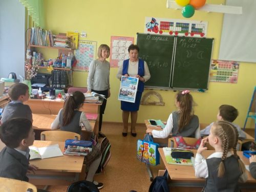 В Лениногорске первоклашкам вручили светоотражающие элементы