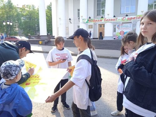 В Лениногорске волонтеры говорили с горожанами о семейных ценностях