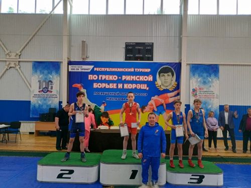 Лениногорцы выступили на турнире по греко-римской борьбе