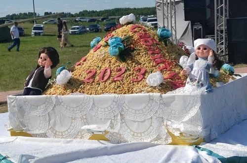 В Татарстане представили самый большой чак-чак в Заволжской зоне