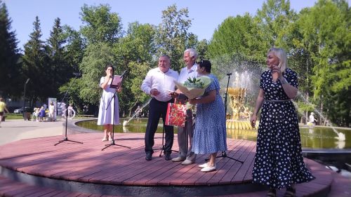 В Лениногорске чествовали семейные пары - юбиляров совместной жизни