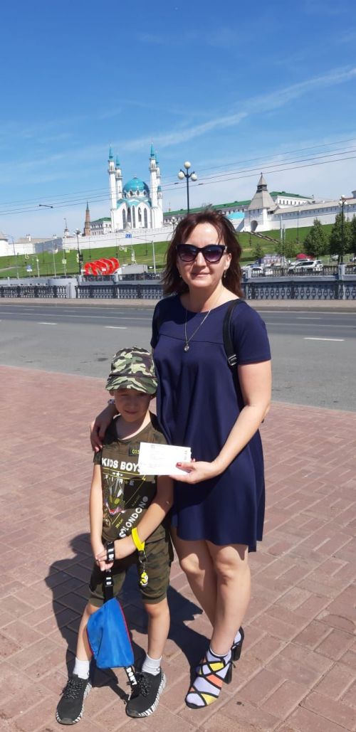 Дети и жены мобилизованных из Лениногорска посетили благотворительное шоу «Чебурашка»
