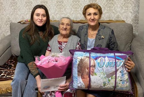 В Лениногорском районе поздравили с 95-летием Кузнецову Александру Васильевну