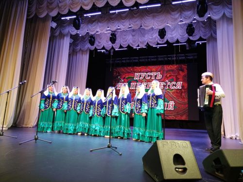 На сцене Дворца культуры – таланты серебряного возраста
