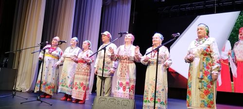 На сцене Дворца культуры – таланты серебряного возраста
