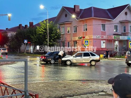На одном из перекрёстков Лениногорска произошло ДТП