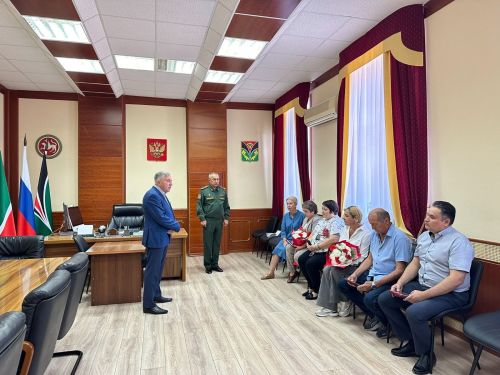 В Лениногорске родственникам бойцов СВО вручили ордена «Мужества»