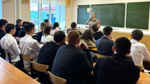 Лениногорским студентам рассказали о вреде наркотических средств