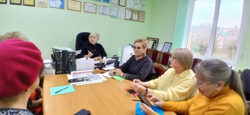 В Лениногорске пенсионеры осваивают профессию журналистов-блогеров