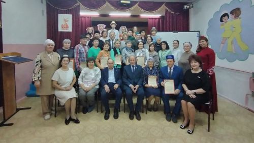 В Лениногорском районе установили памятную доску учительнице военной поры