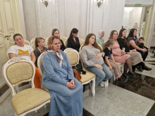 Во Всероссийский день беременных в Лениногорске поздравили будущих мам