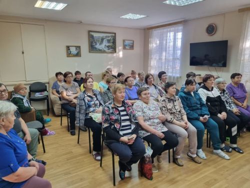 В Центре социальной помощи «Долголетие» Лениногорска прошла беседа, посвященная Дню памяти жертв ДТП