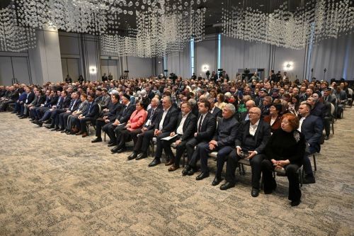 Рустам Минниханов встретился с делегатами форума «Деловые партнеры Татарстана»
