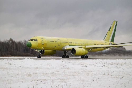 В Казани совершил полет новый Ту-214, собранный из комплектующих российского производства