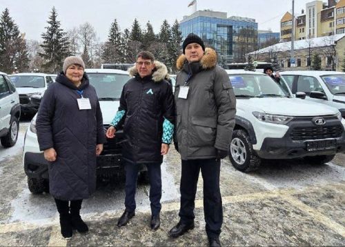 Два сельских поселения Лениногорского района получили новые внедорожники