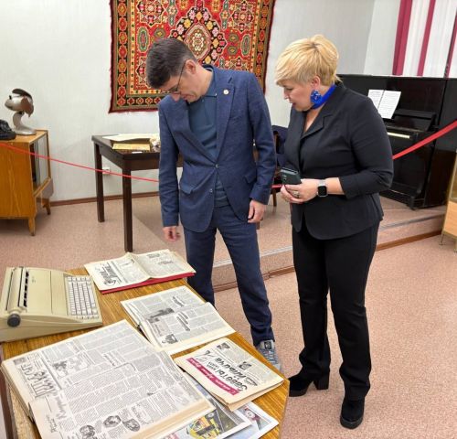 Глава Лениногорского района Марат Гирфанов поздравил коллектив редакции «Лениногорские вести» с 90-летним юбилеем