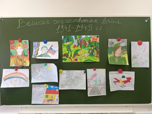 В Лениногорске состоялась выставка рисунков на тему Великой̆ Отечественной войны