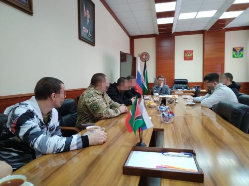 Марат Гирфанов встретился с военнослужащими, которые вернулись в краткосрочный отпуск из зоны СВО