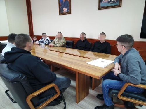 Марат Гирфанов встретился с военнослужащими, которые вернулись в краткосрочный отпуск из зоны СВО