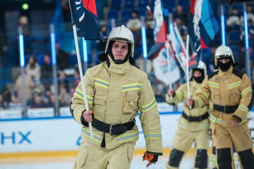 В Татарстане пожарные устроили настоящее шоу для зрителей