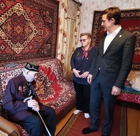 В Лениногорске ветеранам войны вручили юбилейную медаль в честь 80-летия Победы в Великой Отечественной войне
