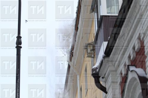 Предупреждение для жителей Лениногорска об опасности схода снега с крыш зданий