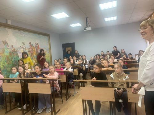Третья передвижная Международная выставка детских коллективных рисунков открылась в Лениногорске