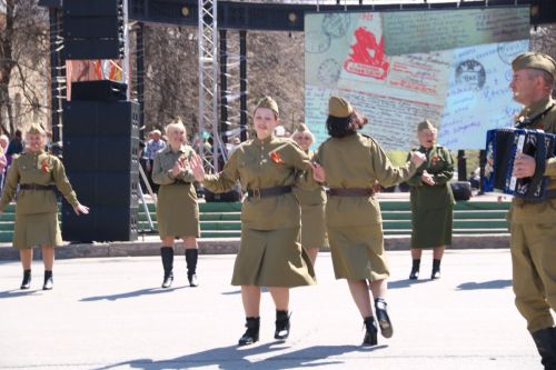 «Содружество пограничников» Лениногорска поздравляют жителей города и района с Днём Победы