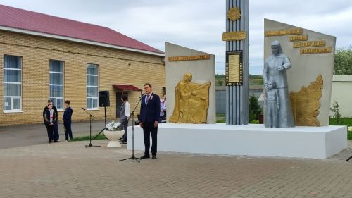 На родине трёх героев Советского Союза - посёлке Шугурово Лениногорского района прошёл митинг