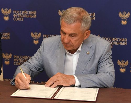 Рустам Минниханов и Александр Дюков заключили соглашение о развитии футбола в Татарстане