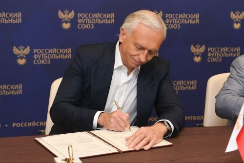 Рустам Минниханов и Александр Дюков заключили соглашение о развитии футбола в Татарстане