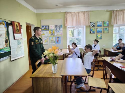 В воскресной школе Лениногорска состоялась встреча юных прихожан с солдатом-срочником