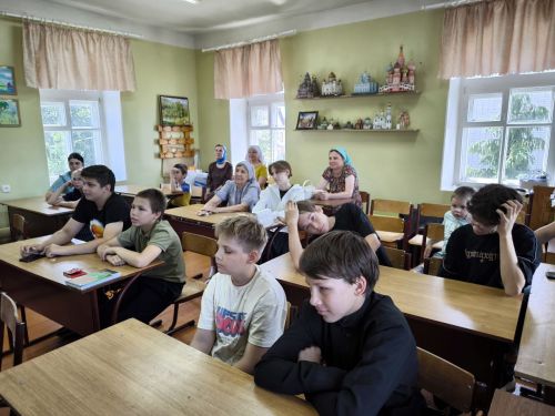 В воскресной школе Лениногорска состоялась встреча юных прихожан с солдатом-срочником
