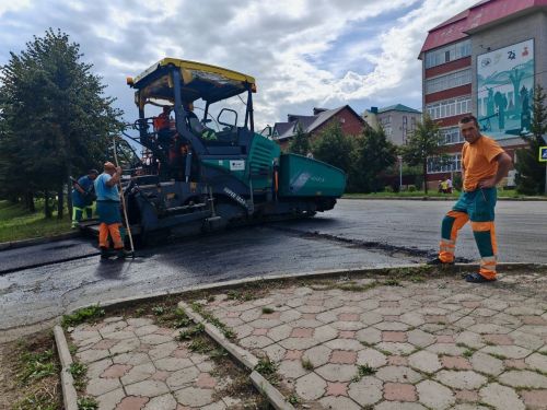 В Лениногорске выполнена половина запланированного объема работ по асфальтированию улиц