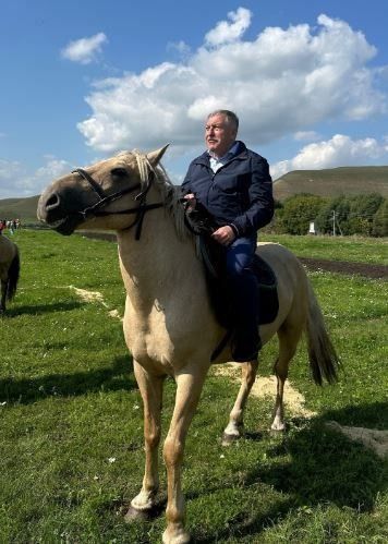Экс-главу Лениногорского района, депутата Госсовета РТ Рягата Хусаинова поздравляют с днем рождения