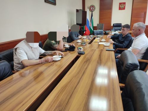 Бойцы посетили мэрию по приглашению главы исполкома Лениногорского района