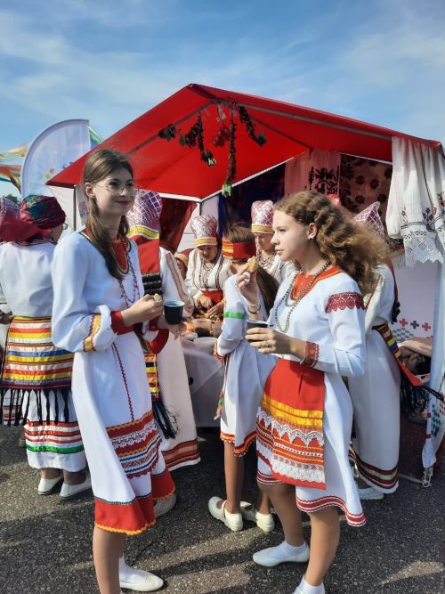 В Лениногорске на городском празднике свою национальную культуру представили 5 автономий