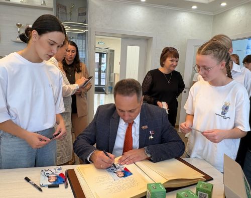 Летчик-космонавт Антон Шкаплеров в Лениногорске призвал молодежь идти в космонавты