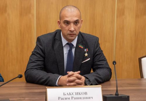Герой России Расим Баксиков проходит стажировку в Минспорта Татарстана